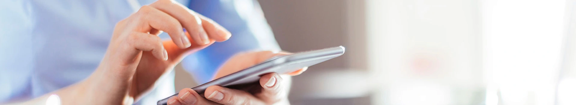 আমাদের সাথে যোগাযোগ করুন